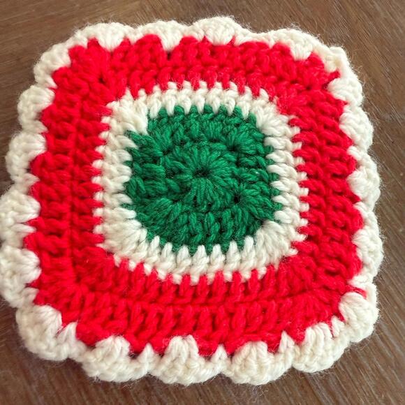 Lot Of 4 Crocheted Trivets /Potholders One Has Loop For Hanging - Picture 9 of 9